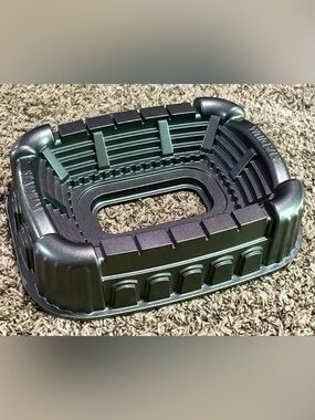 Nordic Ware Stadium Bundt Pan